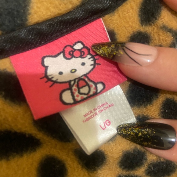 Hello kitty cheetah print Pj long sleeve top🧸🐆 - Picture 3 of 3